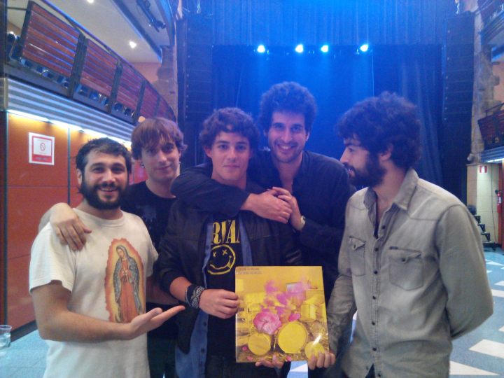 La Yellow con el ganador del videojuego The Big Fun, Guillermo Cerero. Que se llevó un vinilo dedicado.